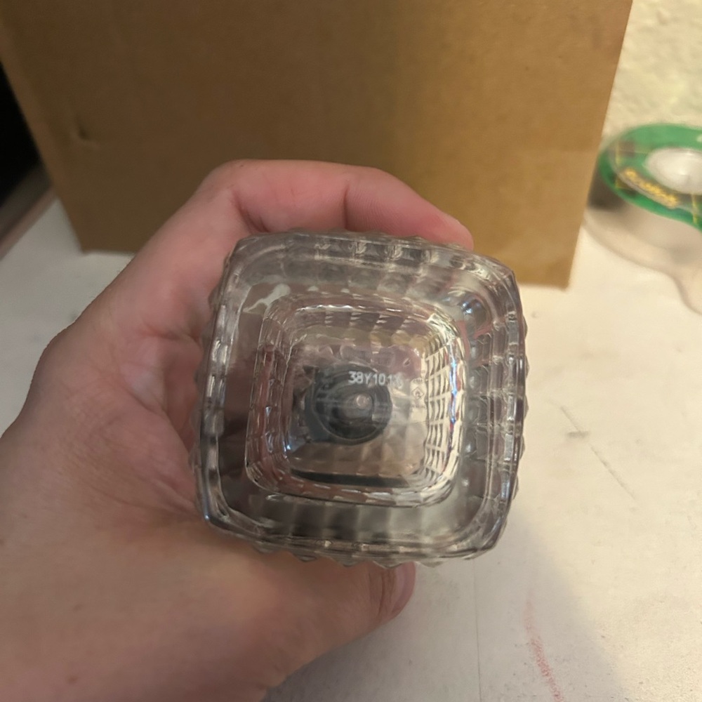 EMPTY VALENTINO GLASS - Picture 2 of 4